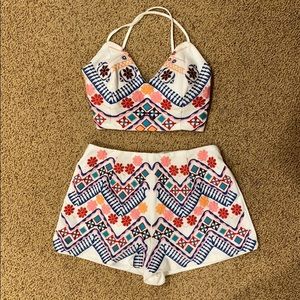 Lulus set white with embroidered flowers! women’s M